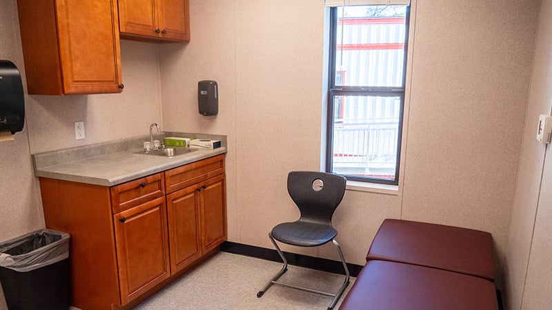 gallery_classrooms-health-suite_07