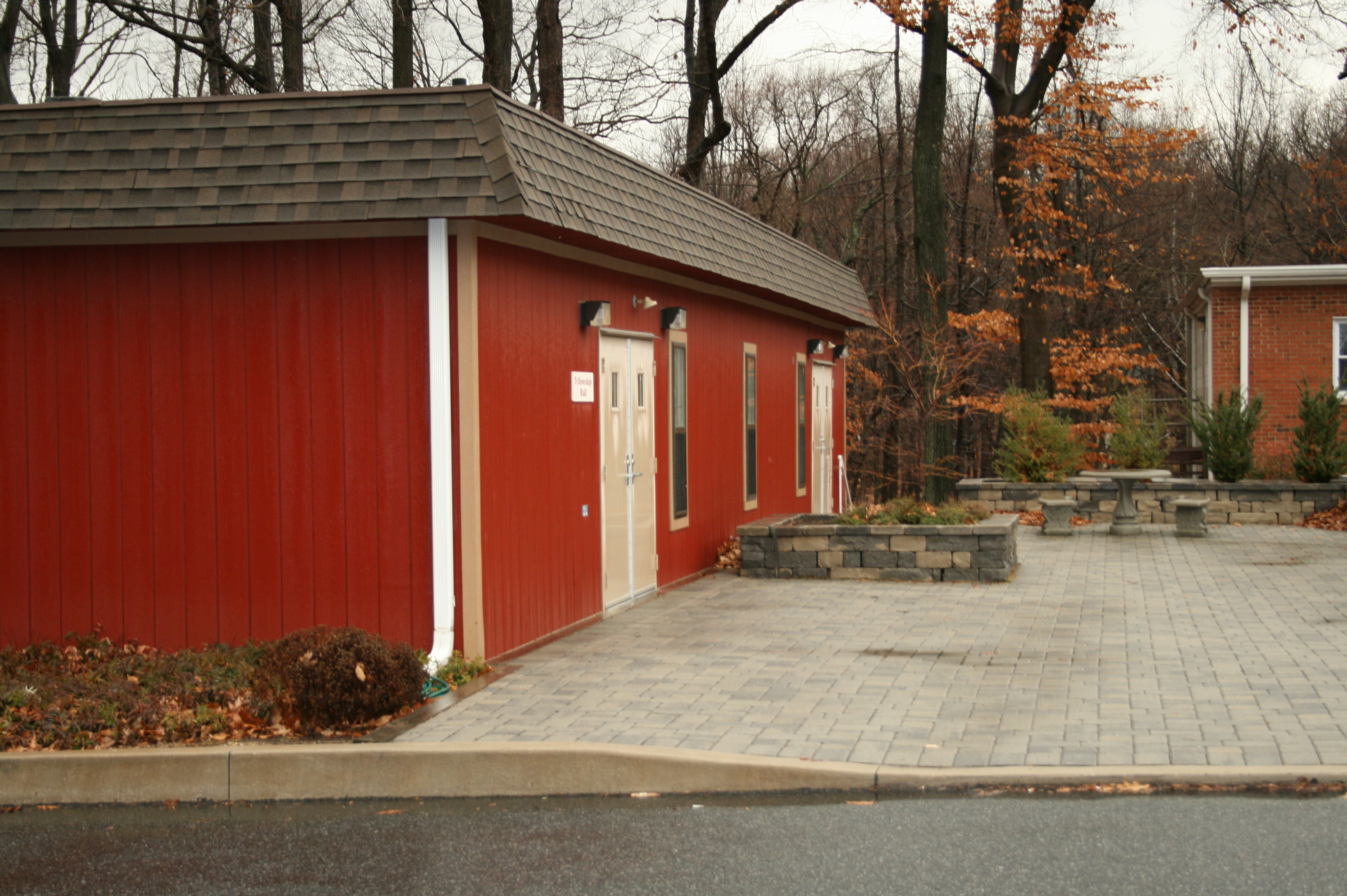 Exterior-Roof-Mansard-Overhang with Shingles-photo